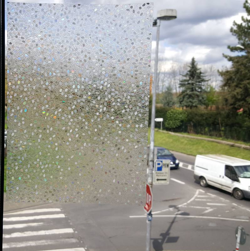 Adhäsionsfolie als statische Fensterfolie mit Sichtschutz in Milchglasoptik  ohne Kleber